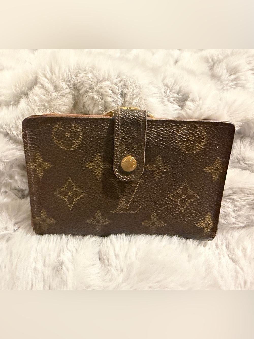 Louis Vuitton Monogram Kisslock Wallet